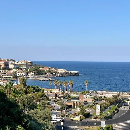 Sea View Holiday Apartment Катания Экстерьер фото