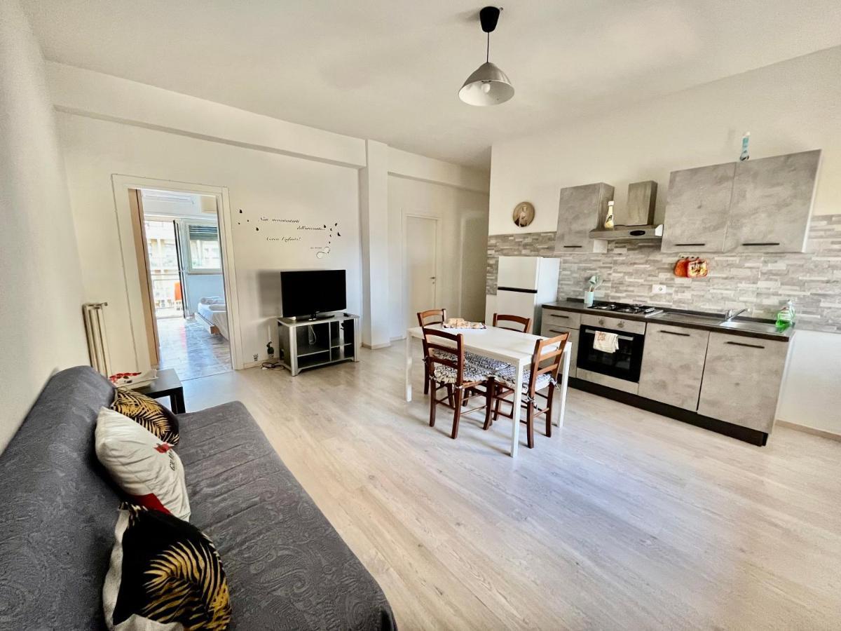 Sea View Holiday Apartment Катания Экстерьер фото